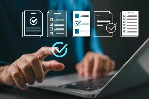 Checklist task management digital laptop document productivity online form .. Stock Photos