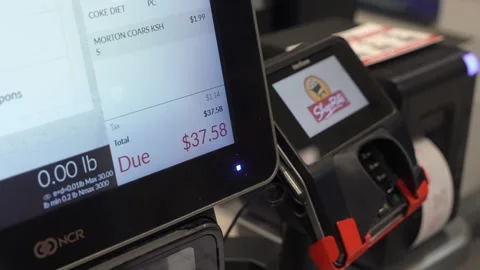 The Checkout Register Displays Customer Total and Various Payment Options Vidéo 295072104