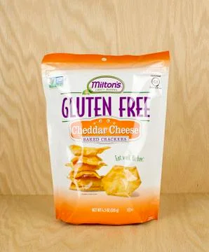 Cheddar cheese crackers. Photos