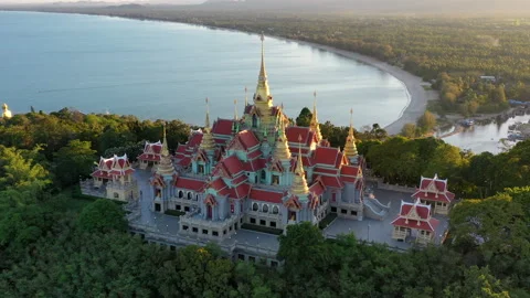 Chedi Phak Di Pra Kard buddhism temple in Prachuap Khiri Khan Stock Footage 138674830