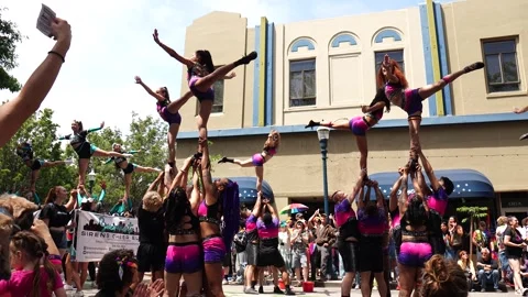 Cheerleaders Vídeos de archivo 311608908
