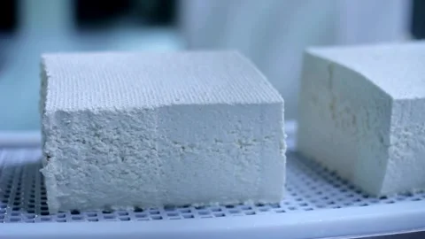 Cheese factory. Process of fermentation of milk and whey separation in tank. 스톡 동영상 336444305