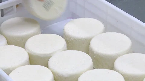 Cheese making. Video stock 63158095