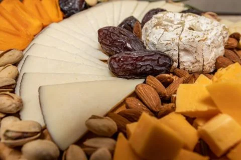 Cheese, nut and date platter Foto stock