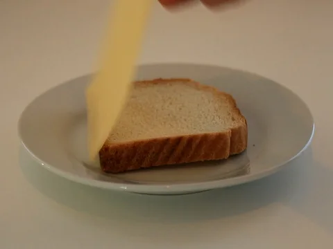A cheese sandwich Vídeos de archivo 86279144