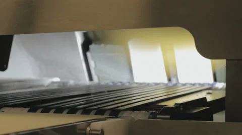 Cheese slicing on assembly line, closeup 스톡 동영상 32517856