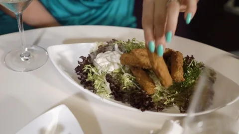 Cheese snack in a bar on a plate Video stock 107890901