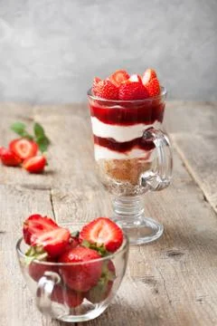 Cheesecake with strawberries Stock Photos