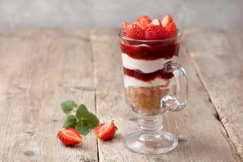 Cheesecake with strawberries Stock Photos