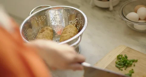 Chef Chopping Fresh Ingredients 스톡 동영상 105370324