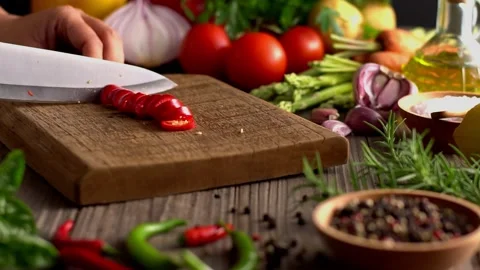Chef chopping vegetables in kitchen Stock-Footage 133853176