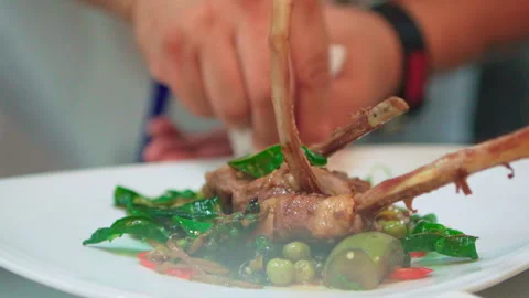 Chef clean grill lamb leg plate fine dining Vídeos de archivo 156452062