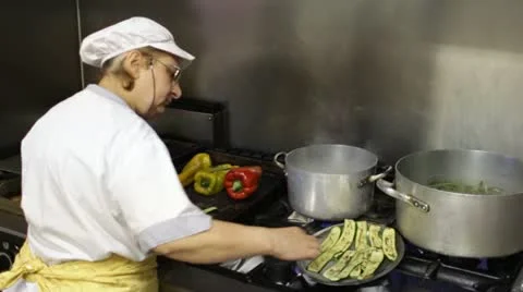 Chef cooking grilled vegetables Stock-Footage 21426105