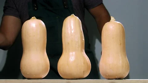 Chef cuts pumpkins slow motion 스톡 동영상 223220442