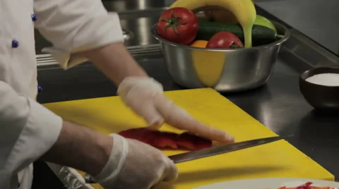 Chef cutting bell pepper finely, close up 動画素材 66073841