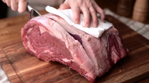 Chef cutting block of ribeye beef steak, slow motion 4k 120p	 Stock Footage 157991938