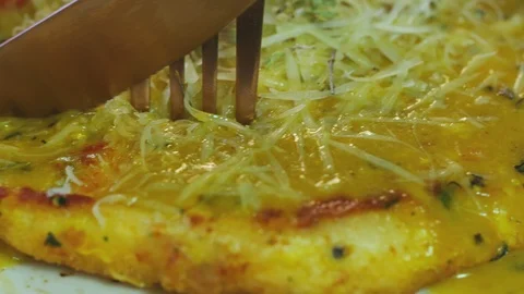 Chef Cutting Chicken Dish 動画素材 125980753