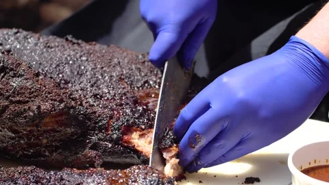 Chef cutting meat with sharp knife Stock-Footage 137446183