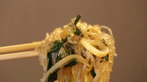 Chef fried vegetables (6) 動画素材 202168679