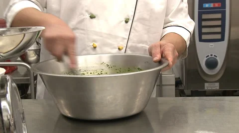 Chef in kitchen Video stock 980482