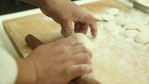 The chef made dumplings and pulled the medicine (1) Stock Footage 202168399