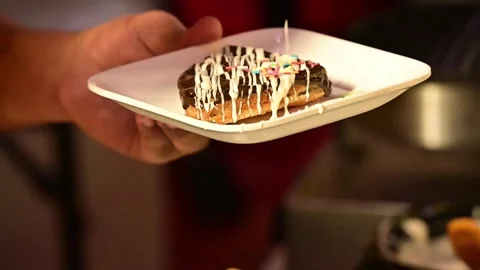 Chef making fresh and crispy delicious waffles at a dessert counter Vídeo Stock 346388920