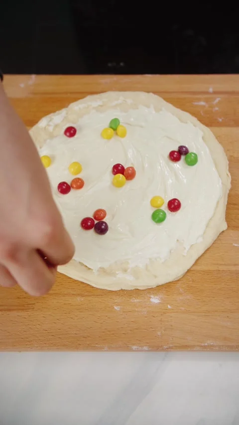 Chef Making Pizza with Candies Vídeos de archivo 282674600