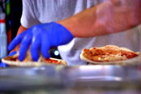 Chef making pizza Fotos de archivo