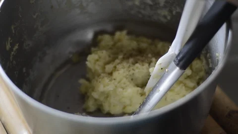 Chef Mashed potatoes and cooking in the bowl. Video stock 87195005