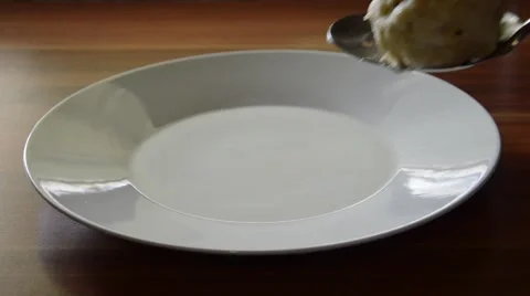 Chef preapering plate Stock Footage 40956733