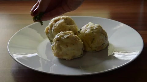 Chef preapering plate Stock Footage 40956746