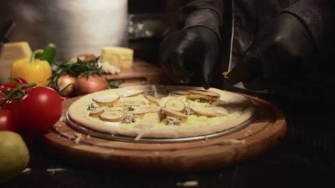 The chef prepares pizza. Video stock 148151996