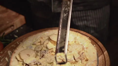 The chef prepares pizza. Video stock 151676149