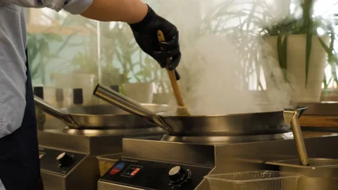 The chef prepares take-away pasta Video stock 148130115