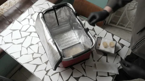 The chef prepares take-away pasta Video stock 148130148