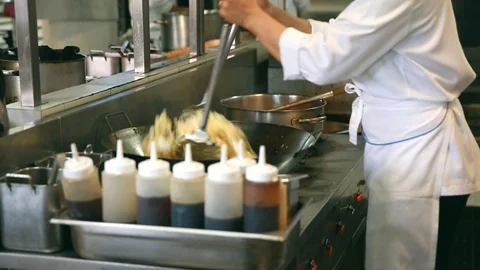 Chef preparing cooking food in kitchen Video stock 91089060