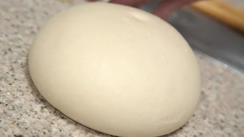 Chef preparing the dough for the pizza. Stock Footage 131516176