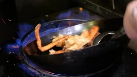 The chef is preparing fried lobster Stock Footage 171870657