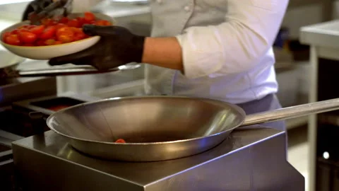 The chef is preparing pasta 스톡 동영상 235581512