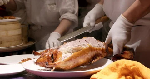 Chef preparing Peking duck in restaurant Stock Footage 91833907