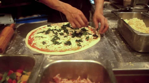 Chef Preparing Pizza Stock-Footage 60601073