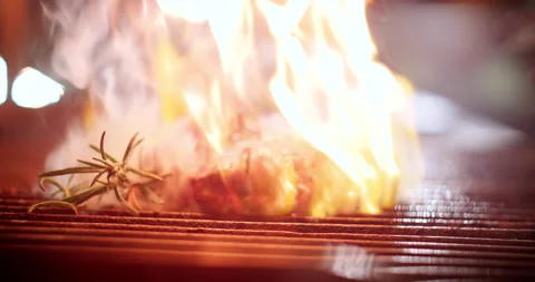 Chef preparing steak in a fine dining restaurant Stock Footage 178492244