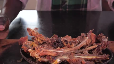 A Chef presenting meat dish in food stall Video stock 155461732