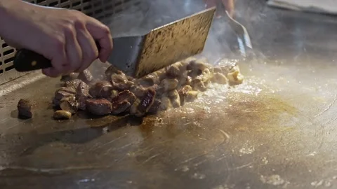 The chef in the professional kitchen of the restaurant Vídeos de archivo 281922075