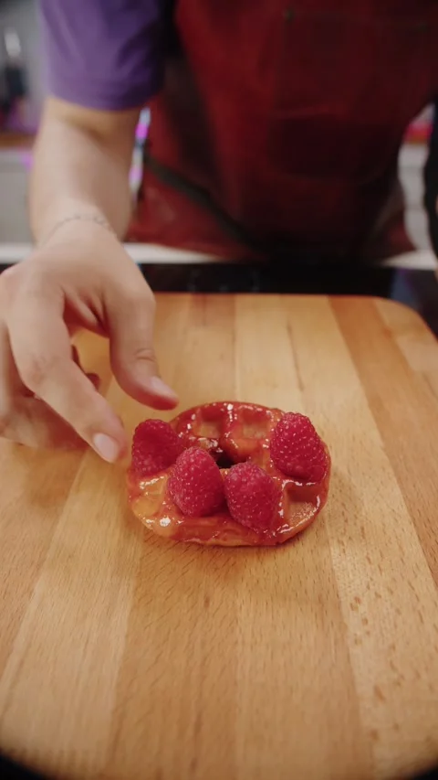 Chef Puts Raspberries on Waffle 動画素材 281918519