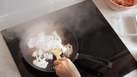 Frying Signaling Stock Videos – Royalty-Free HD & 4K Videos | Pond5