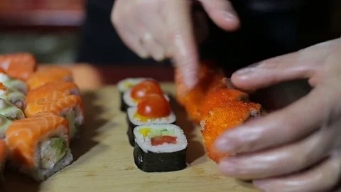 Chef serving Sushi Assortments 動画素材 73521415