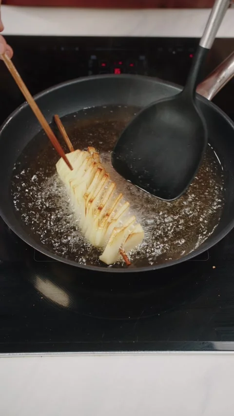 Chef Shows how to Cook on Frying Pan 스톡 동영상 280351070