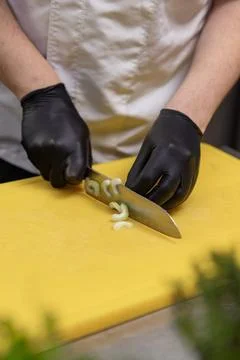 Chef slicing celery Foto stock