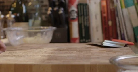 Chef Sprinkling Flour In Slow Motion 動画素材 105370895